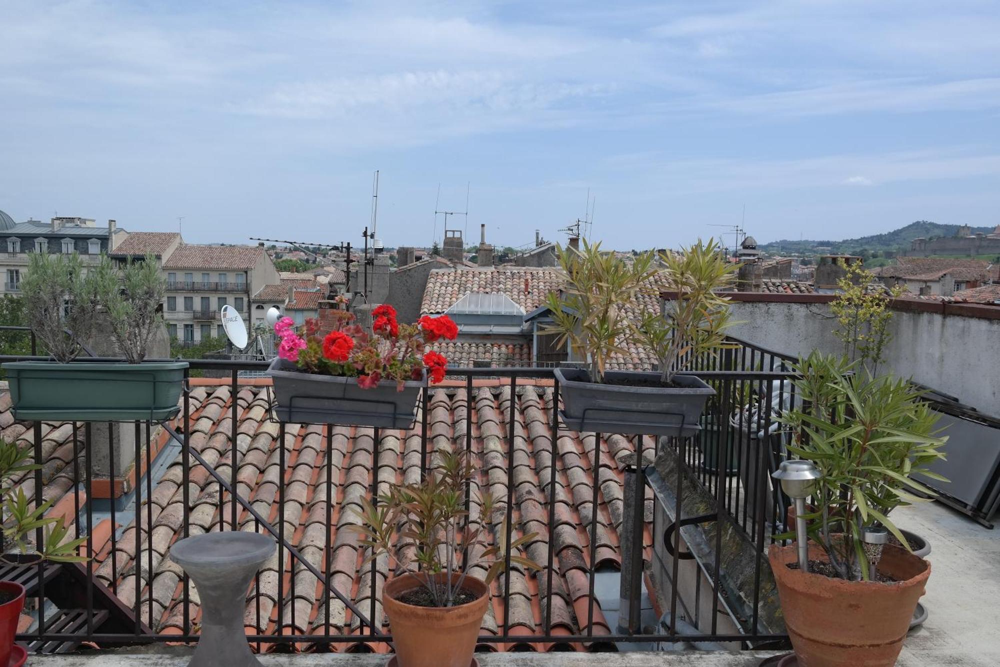Penthouse Apartment Overlooking Place Carnot Carcassonne Exteriör bild